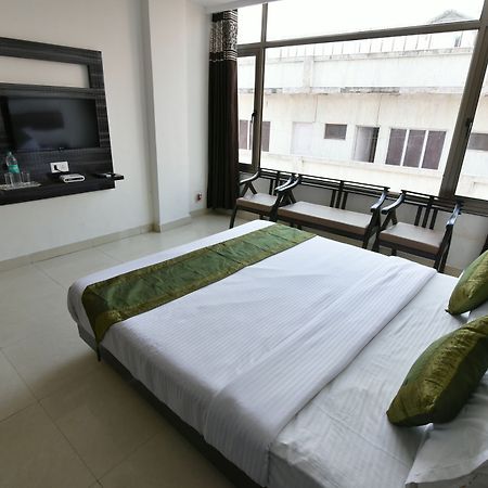 Anand Niketan By Bonjour - On The Ganges Hotell Haridwār Exteriör bild