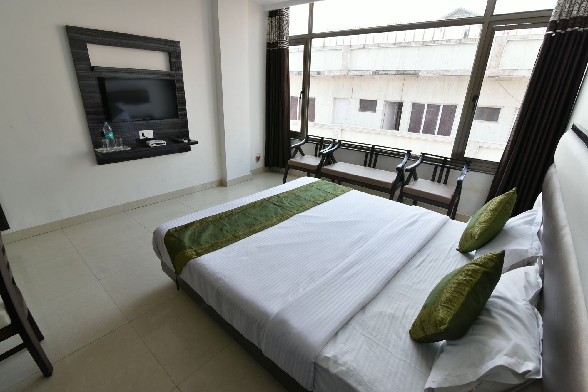 Anand Niketan By Bonjour - On The Ganges Hotell Haridwār Exteriör bild